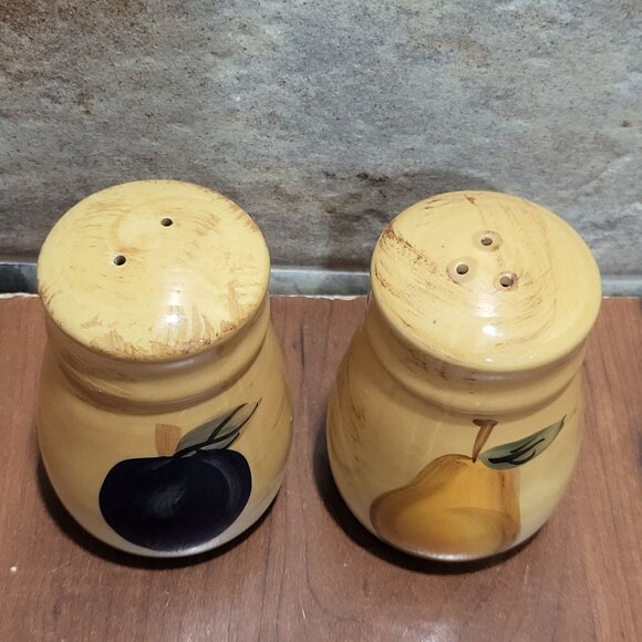 Vintage Salt and Pepper Shakers Fruit Design No Bottom Cork Stoppers - Picture 3 of 10
